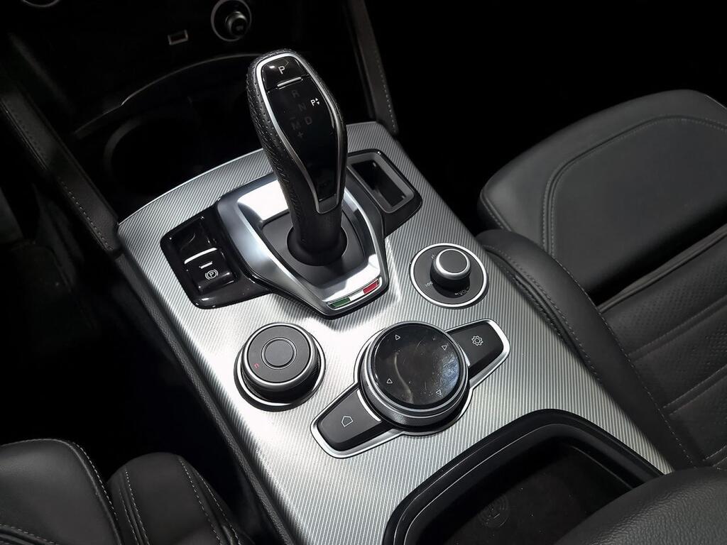 Alfa Romeo Stelvio 2.2 Diésel 154kW (210CV) Veloce Q4 30
