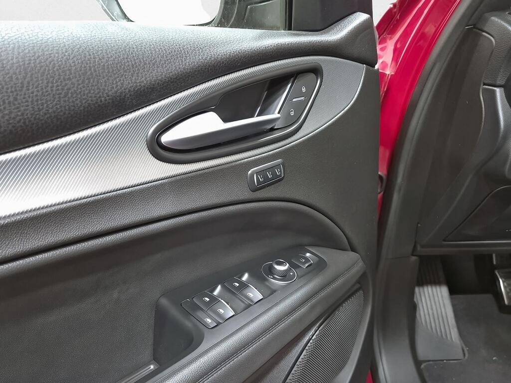 Alfa Romeo Stelvio 2.2 Diésel 154kW (210CV) Veloce Q4 12