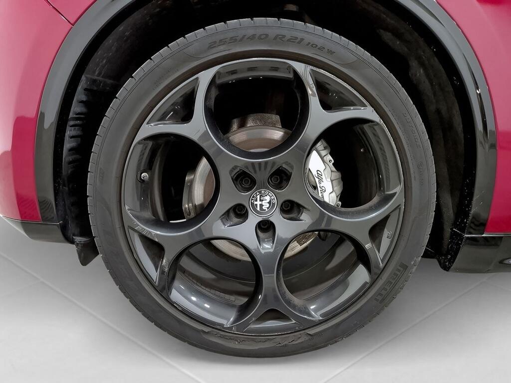 Alfa Romeo Stelvio 2.2 Diésel 154kW (210CV) Veloce Q4 10