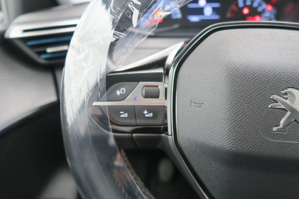 Peugeot 208 PureTech 73kW (100CV) Allure 16
