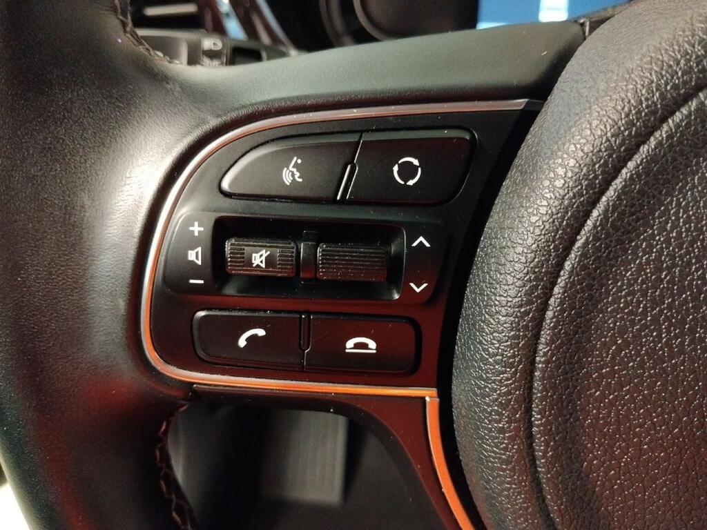 Kia Niro 1.6 GDi PHEV 104kW (141CV) Drive 11