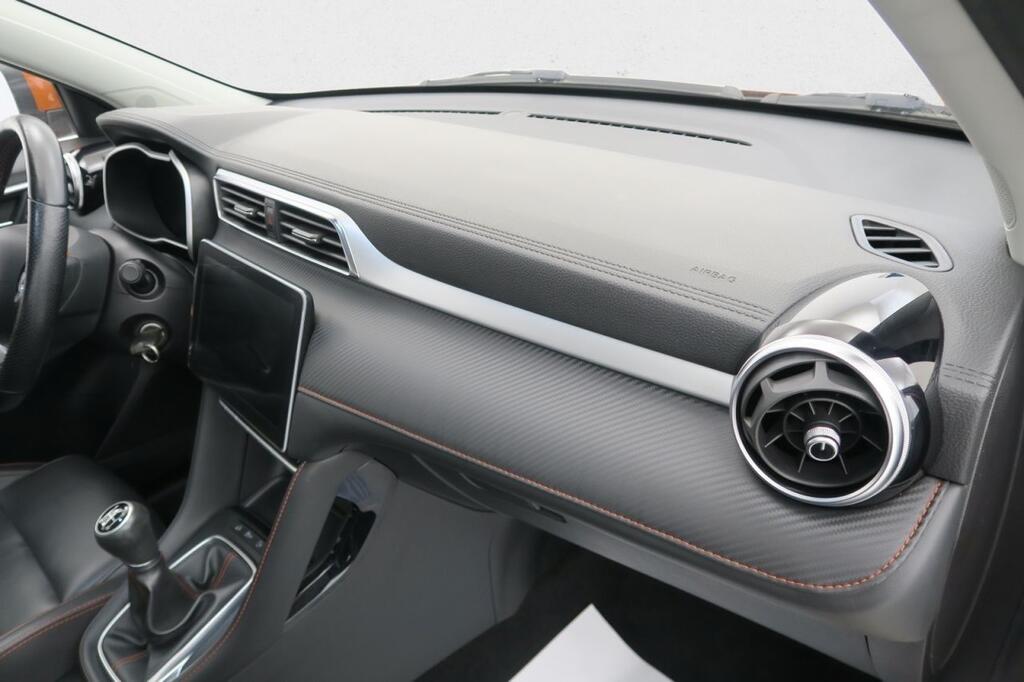 MG ZS 1.5 Luxury 18