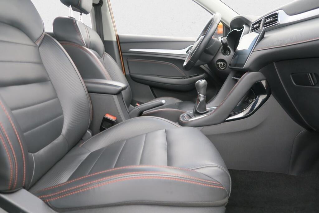 MG ZS 1.5 Luxury 19