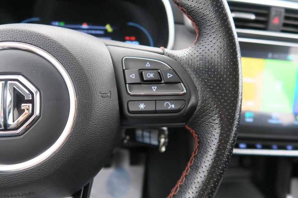 MG ZS 1.5 Luxury 16