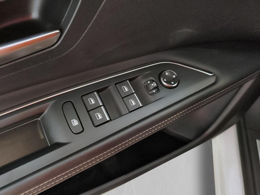 Peugeot 3008 1.2 PureTech 96KW S&S GT EAT8 11