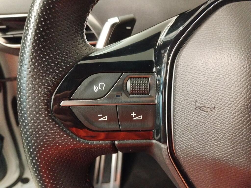 Peugeot 3008 1.2 PureTech 96KW S&S GT EAT8 11