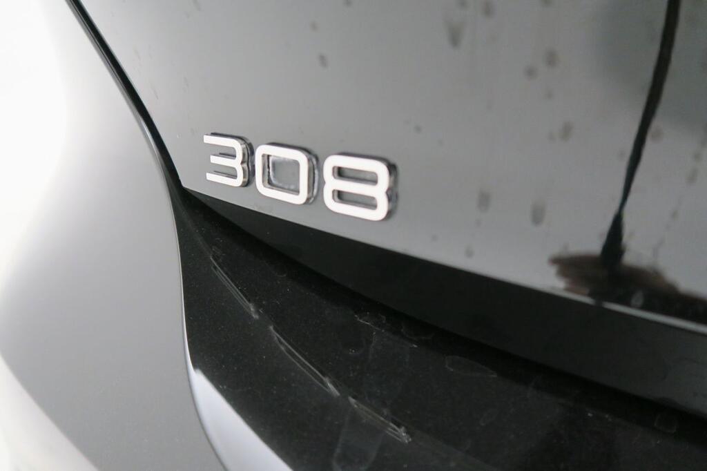 Peugeot 308 5P Allure Pack PureTech 130 S&S EAT8
