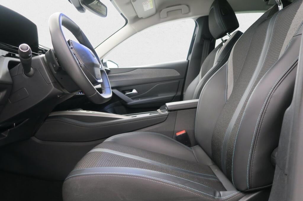Peugeot 308 5P Allure Pack PureTech 130 S&S EAT8
