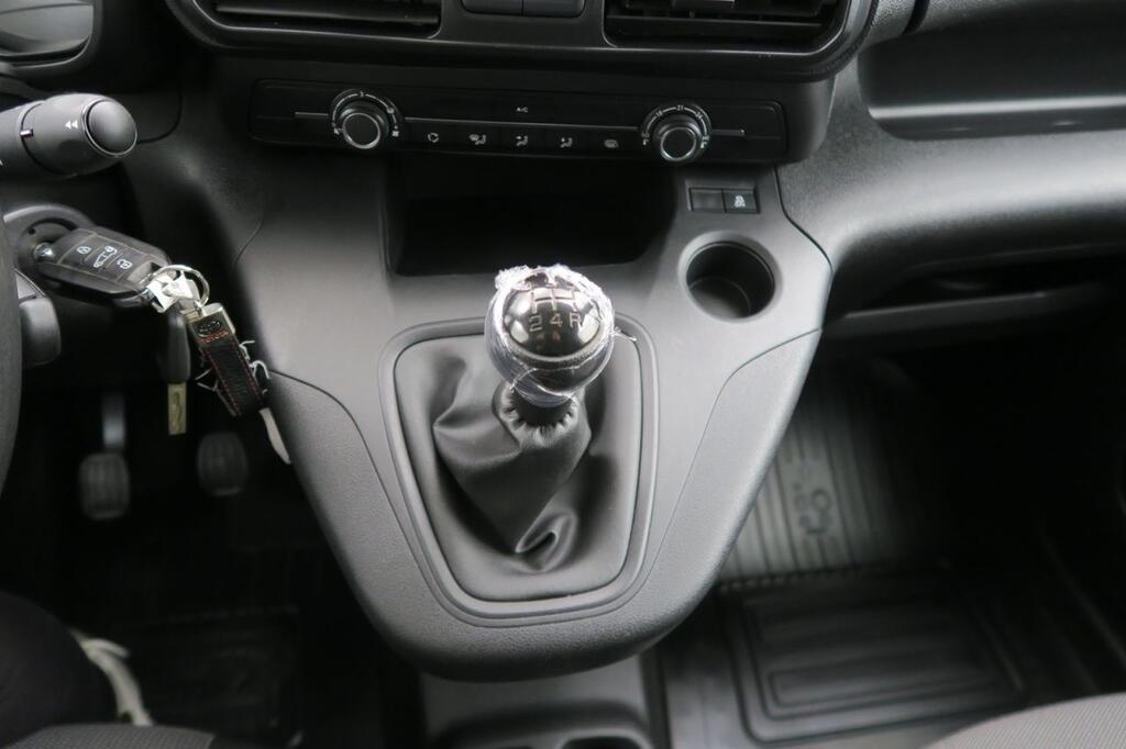 Toyota Proace City FG 1.5D 102 CV MWB 4P 13