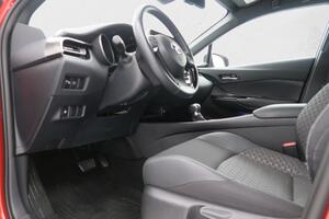 Toyota C-HR 2.0 180H Advance 10
