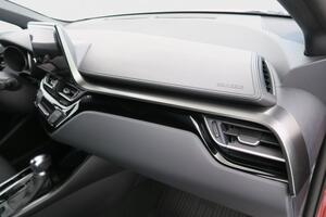 Toyota C-HR 2.0 180H Advance 19