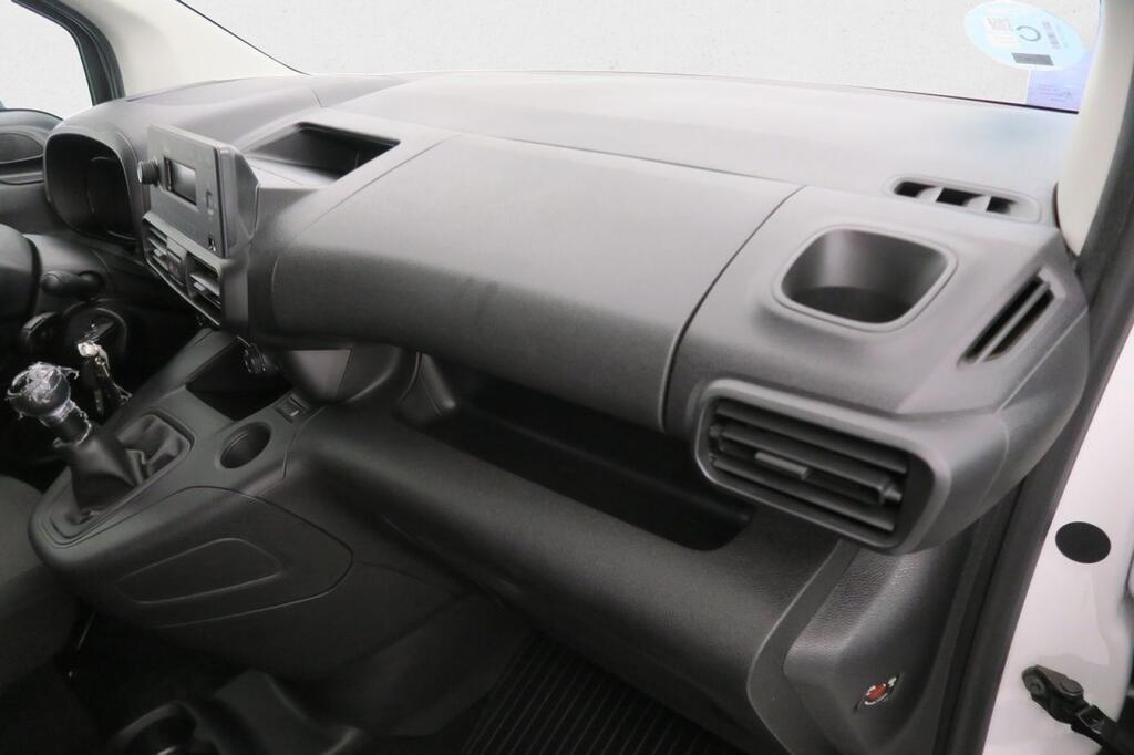 Toyota Proace City FG GX 1.5D 131 CV SWB 4P 13
