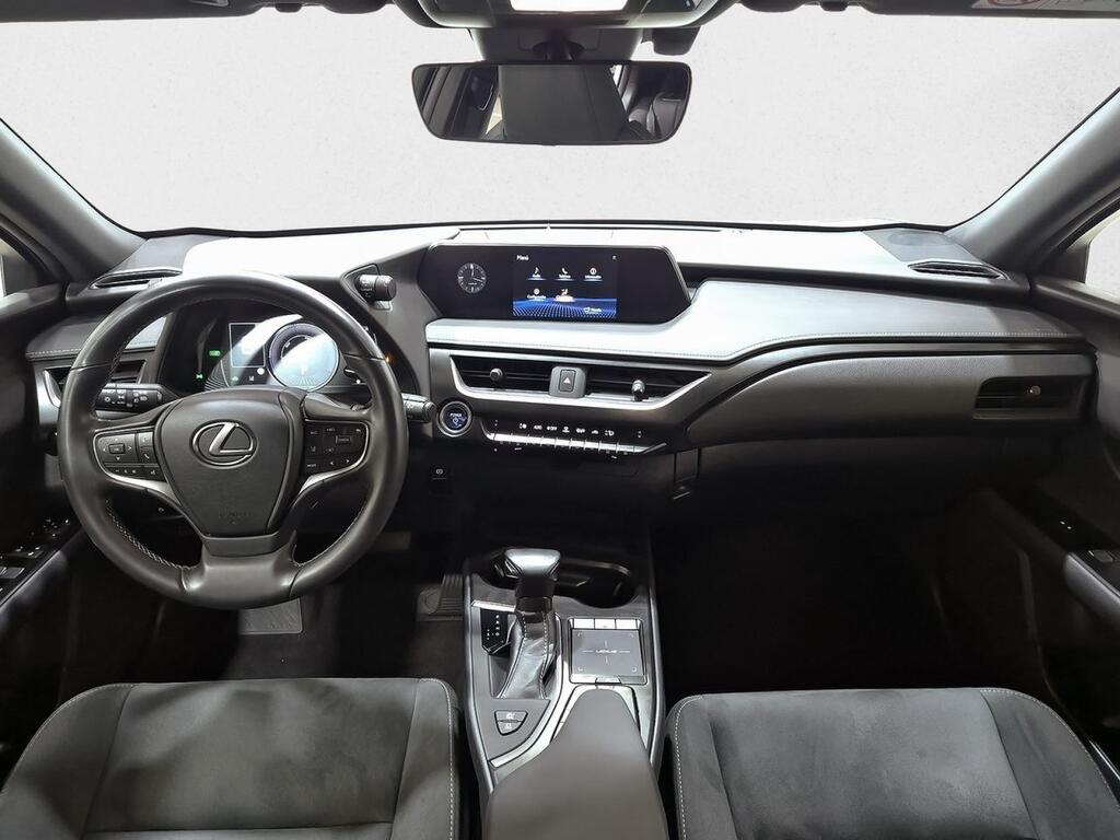 Lexus UX 2.0 250h Premium 7