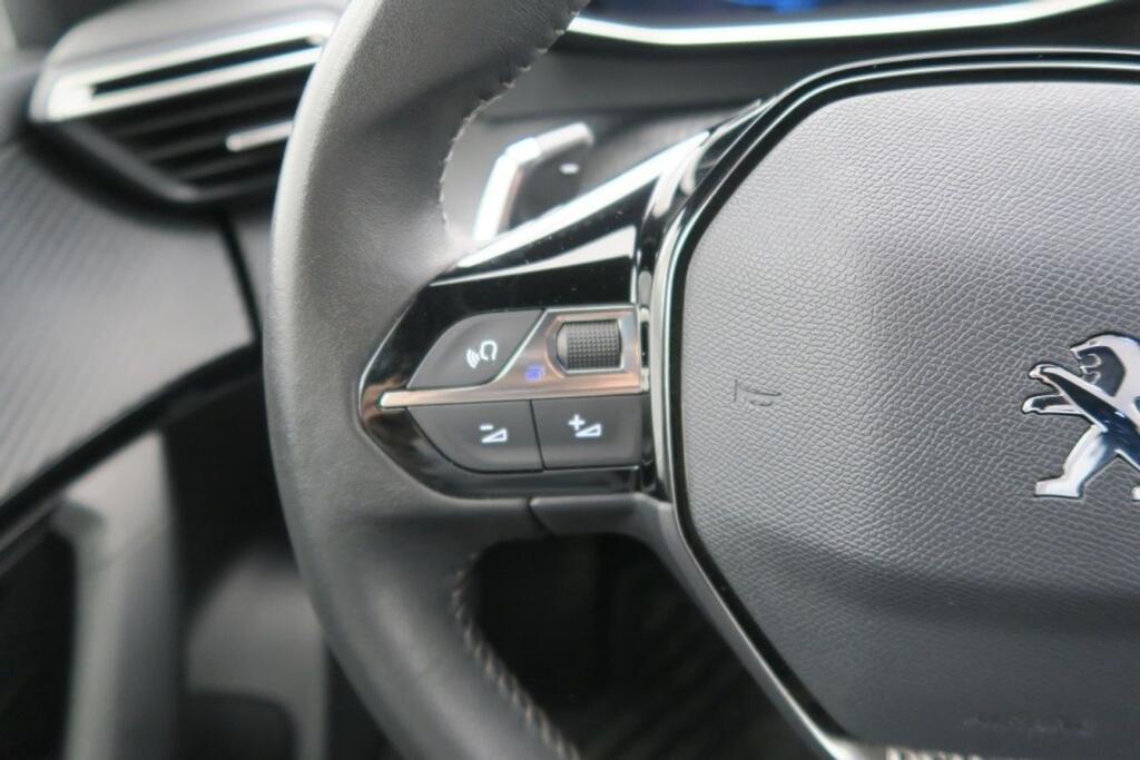 Peugeot 2008 Allure Pack BlueHDI 130 S&S EAT8 16
