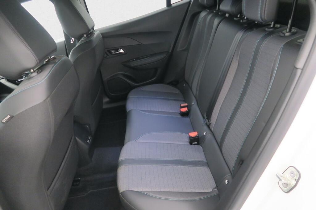 Peugeot 2008 Allure Pack BlueHDI 130 S&S EAT8 9