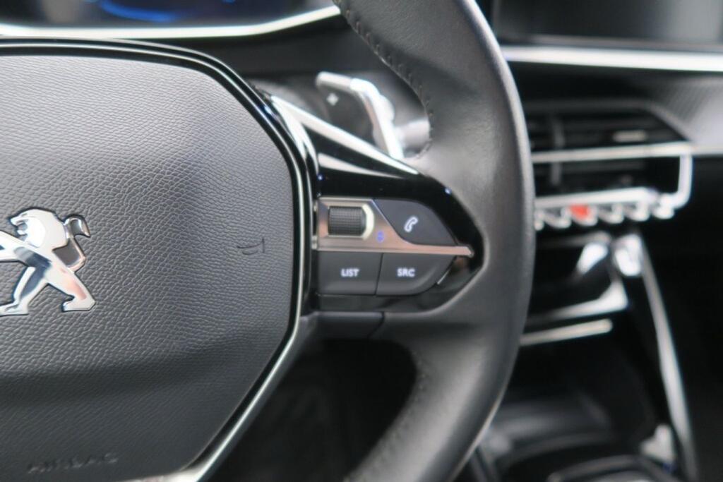 Peugeot 2008 Allure Pack BlueHDI 130 S&S EAT8 17