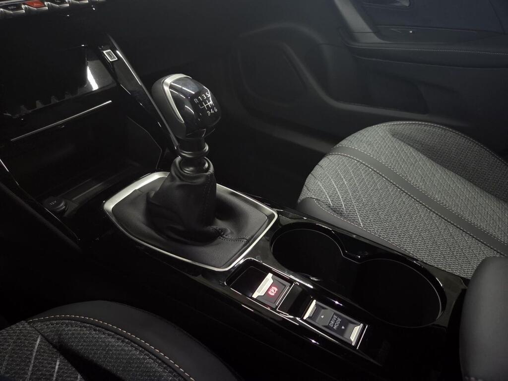 Peugeot 2008 Allure Turbo 100 S&S 6 Vel MAN