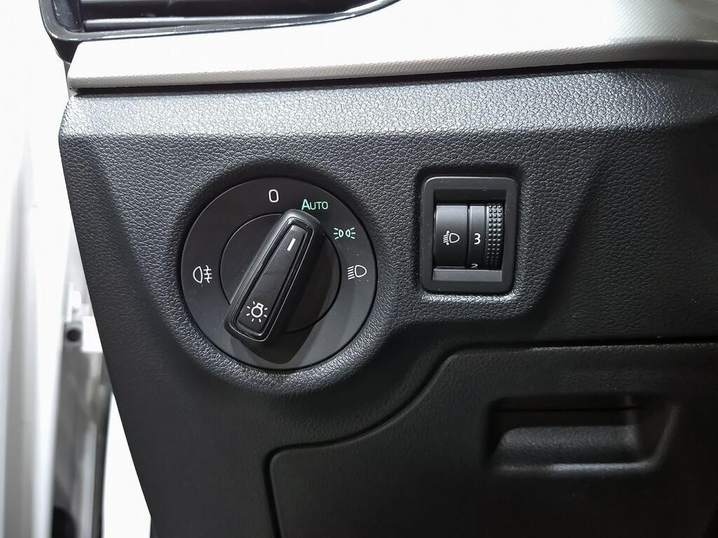 Skoda Kamiq 1.0 TSI 70kW (95CV) Emotion 10