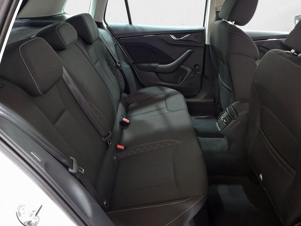 Skoda Kamiq 1.0 TSI 70kW (95CV) Emotion 6