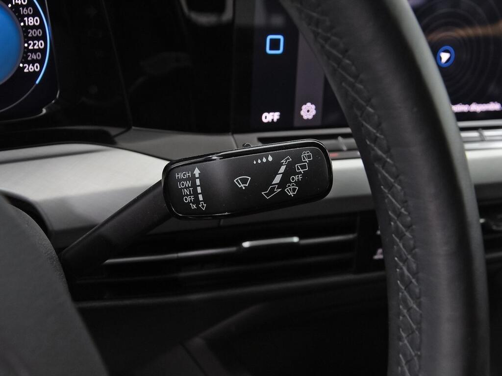 Volkswagen Golf Life 1.0 eTSI 81kW (110CV) DSG Variant 17