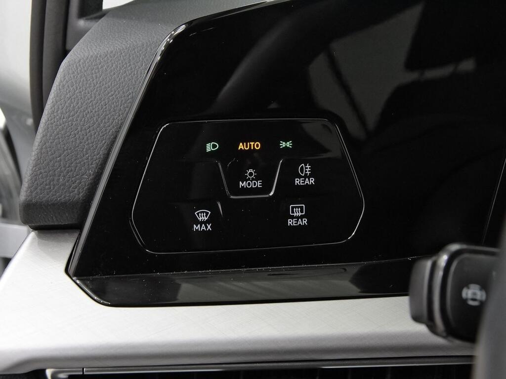 Volkswagen Golf Life 1.0 eTSI 81kW (110CV) DSG Variant 14