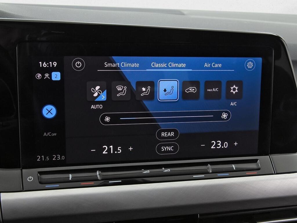 Volkswagen Golf Life 1.0 eTSI 81kW (110CV) DSG Variant 29