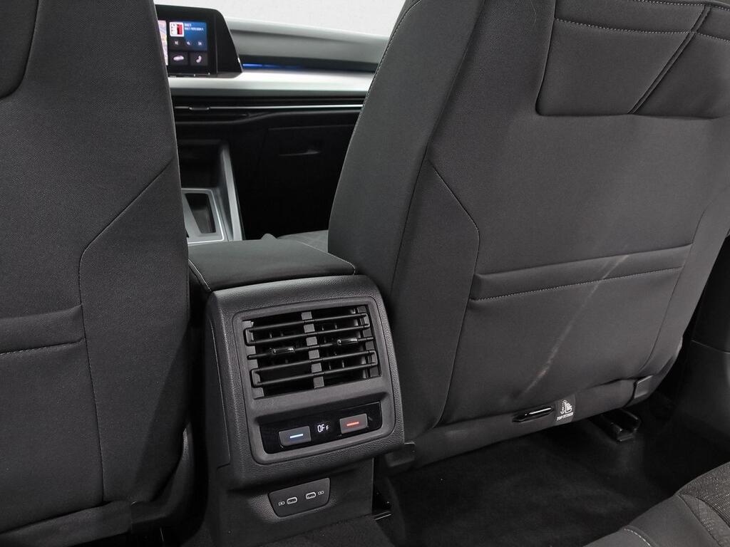 Volkswagen Golf Life 1.0 eTSI 81kW (110CV) DSG Variant 32