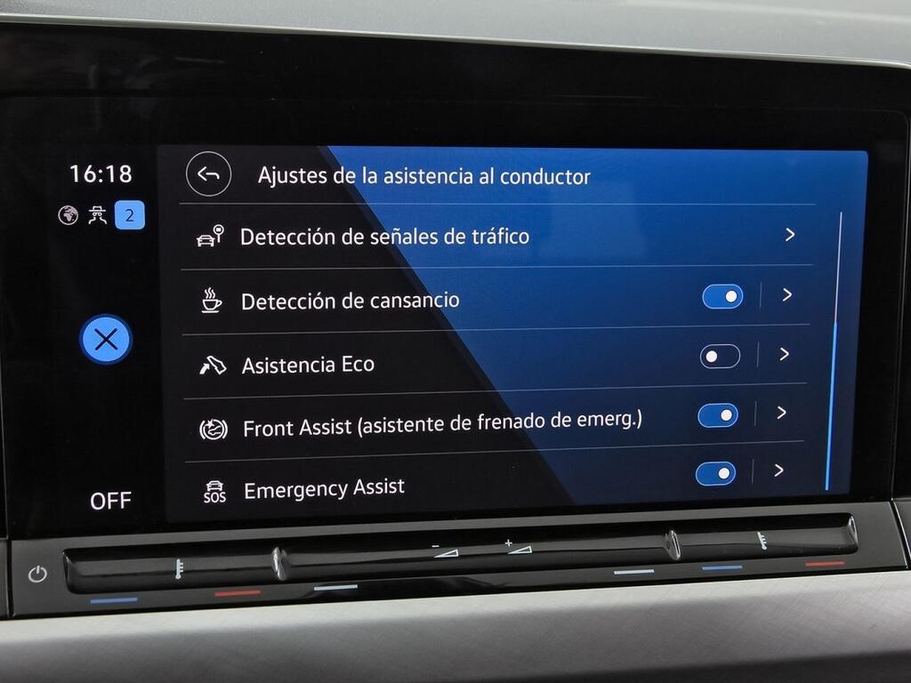 Volkswagen Golf Life 1.0 eTSI 81kW (110CV) DSG Variant 28