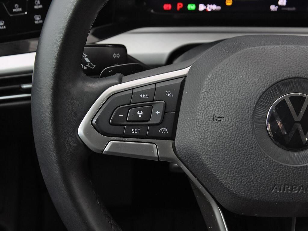 Volkswagen Golf Life 1.0 eTSI 81kW (110CV) DSG Variant 18