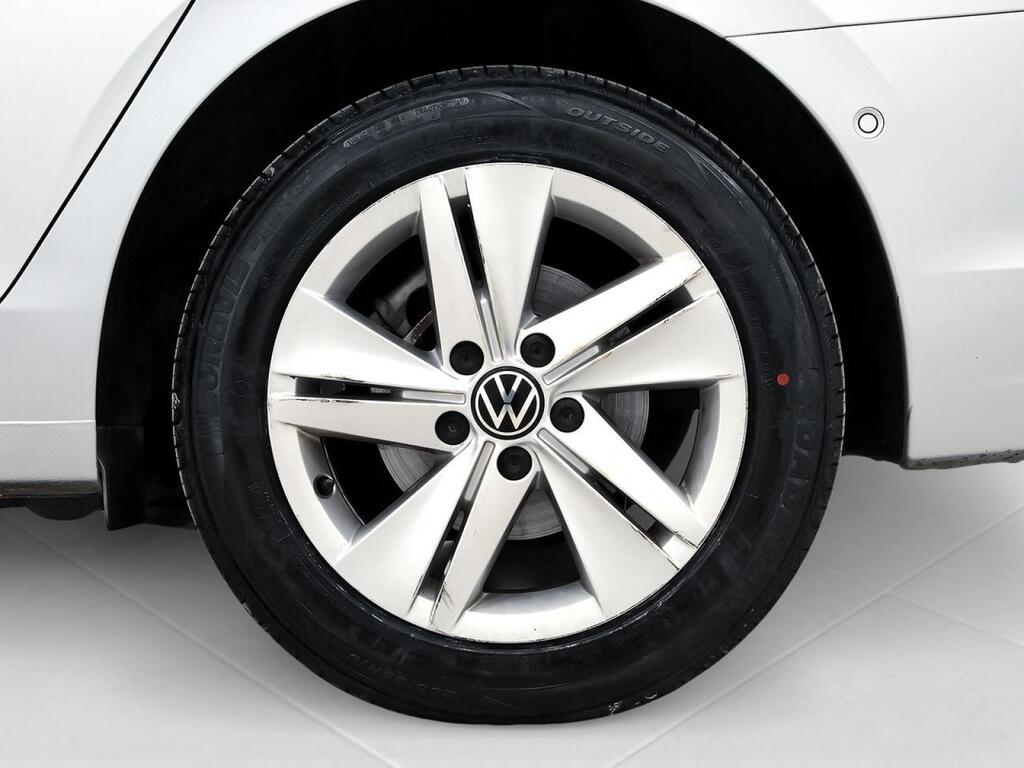 Volkswagen Golf Life 1.0 eTSI 81kW (110CV) DSG Variant 10