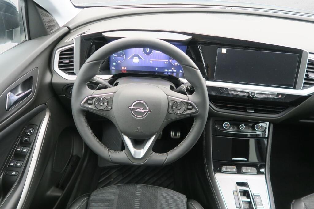 Opel Grandland GS 1.6T Plug-in Hybrid AT8 S/S 4X2 225 C 13