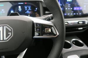 MG S5 MGS5 LUXURY EV 64KWH 231 CV 13