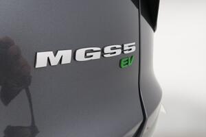 MG S5 MGS5 LUXURY EV 64KWH 231 CV 21