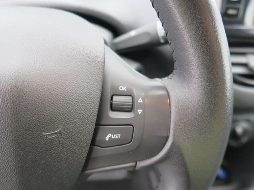 Peugeot 2008 STYLE 1.2 PURETECH 82CV 5P 13