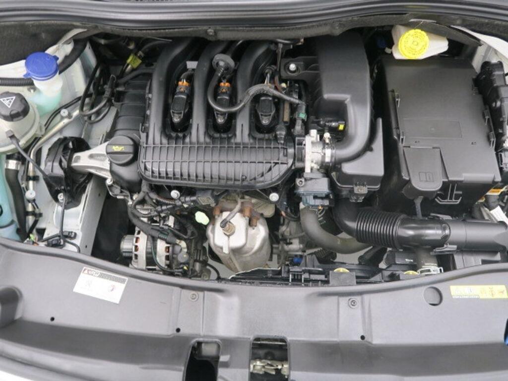 Peugeot 2008 STYLE 1.2 PURETECH 82CV 5P 19