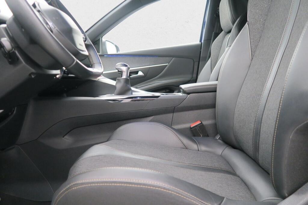 Peugeot 3008 GT LINE 1.2 PURETECH 130CV S&S 6VEL MAN 5P 16