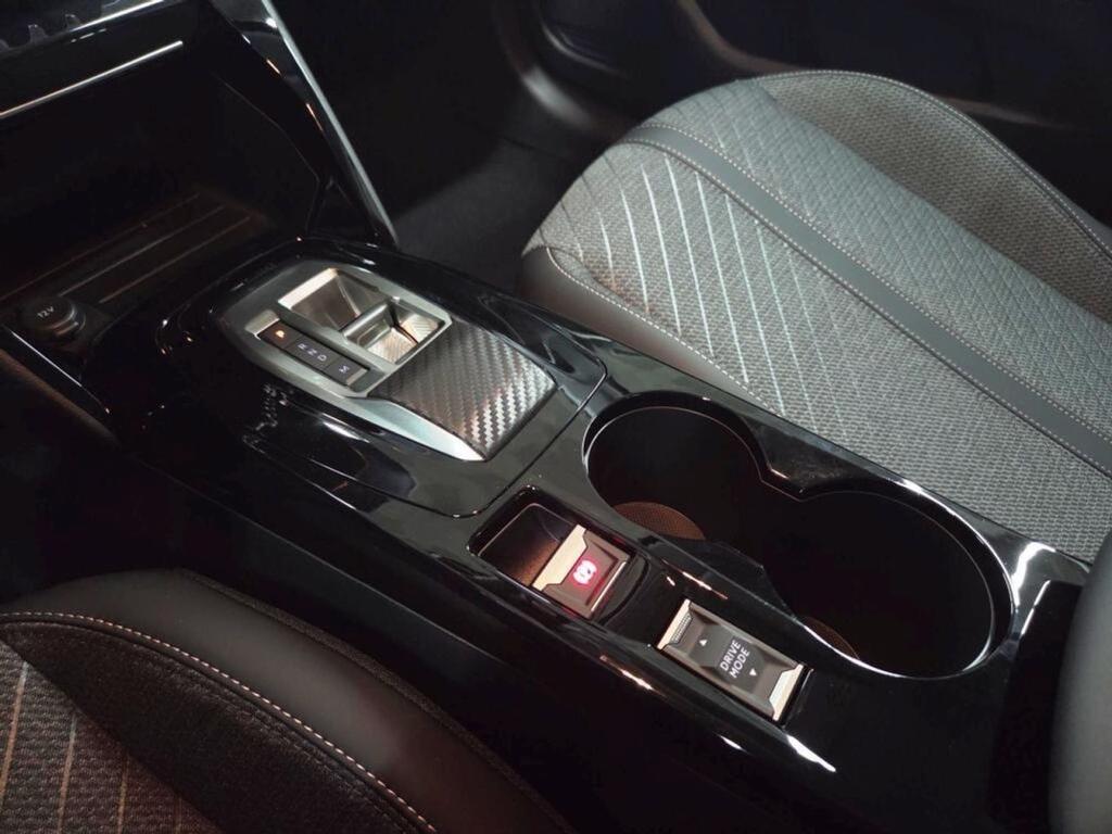Peugeot 208 Allure HYBRID 110 eDCS6 15