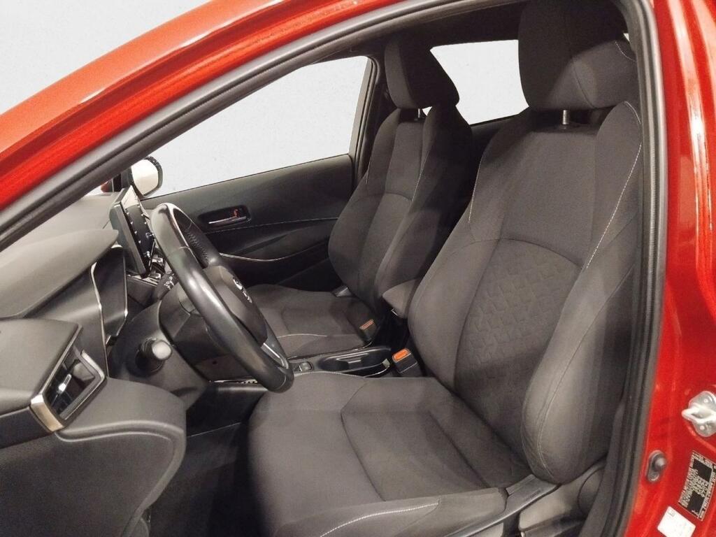 Toyota Corolla 1.8 125H ACTIVE E-CVT TOURING SPORT 12