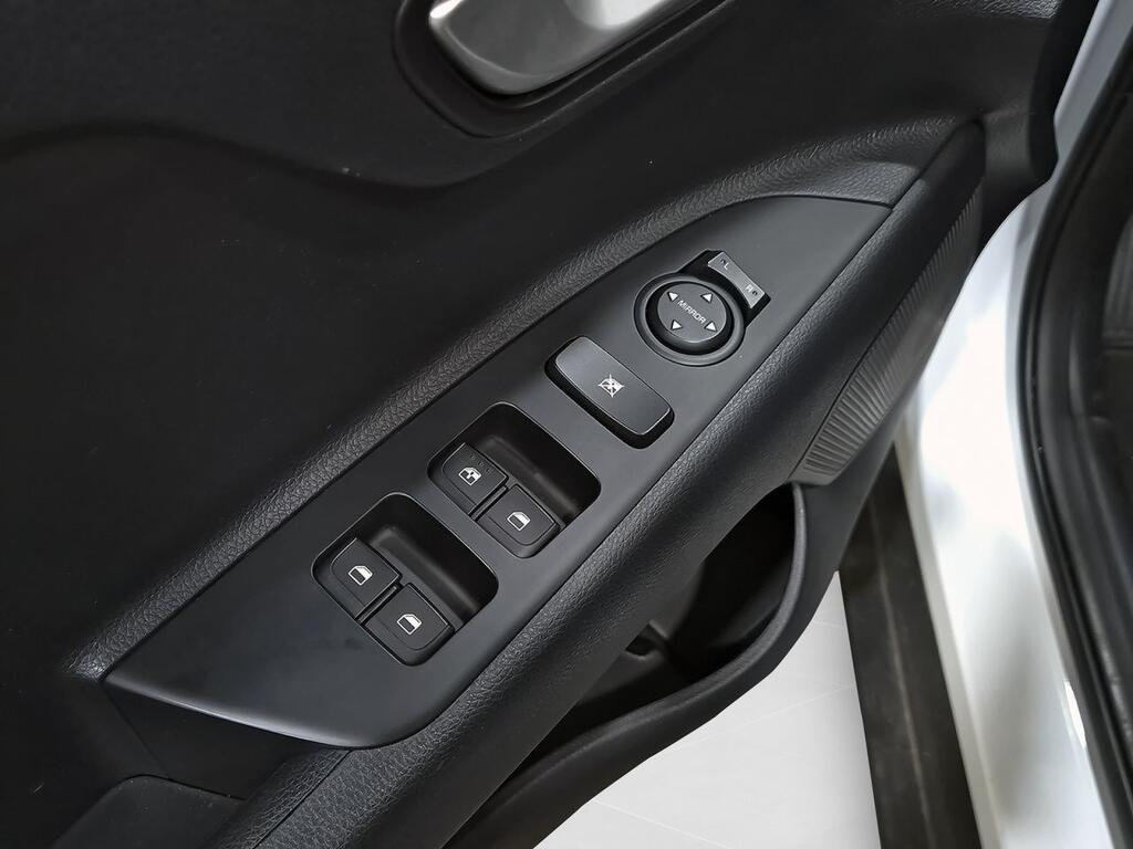 Kia Stonic 1.0 T-GDi 74kW (100CV) MHEV MT Concept 11