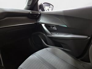 Peugeot 2008 Allure Pack BlueHDI 130 S&S EAT8 31