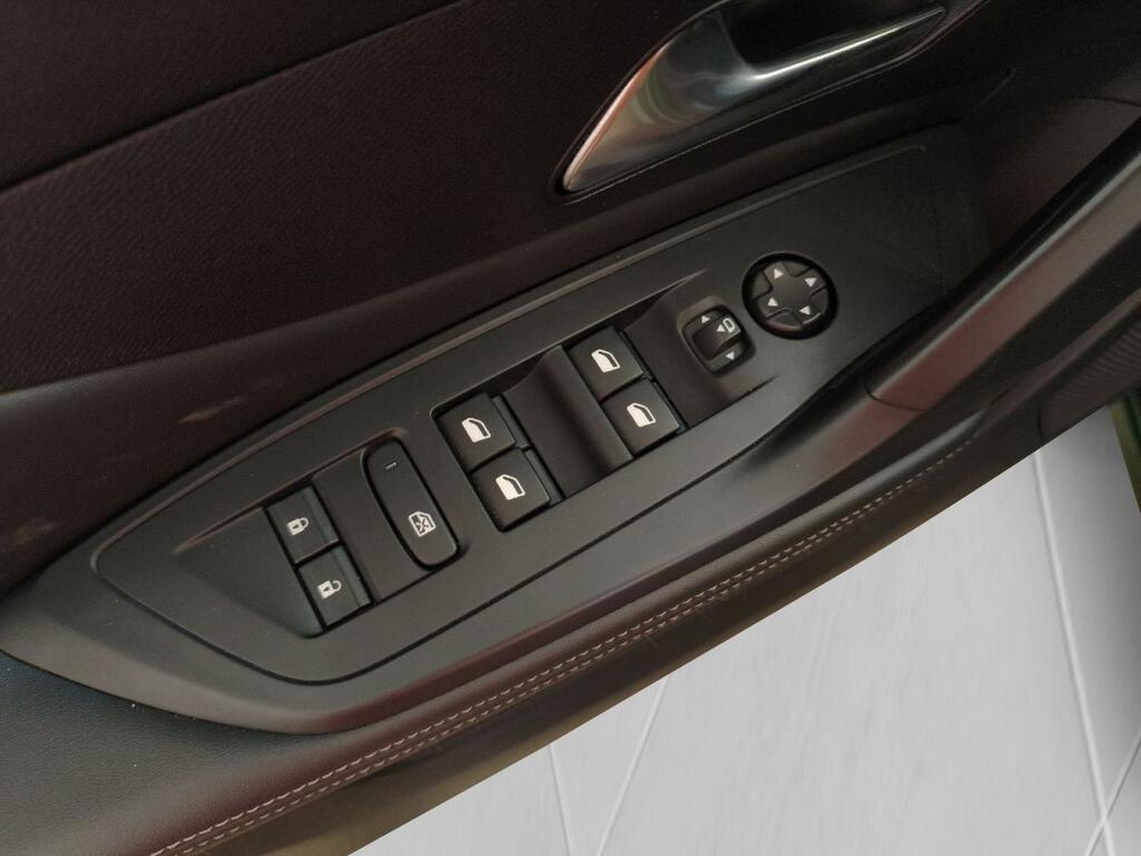 Peugeot 308 5P Allure Pack PureTech 130 S&S EAT8