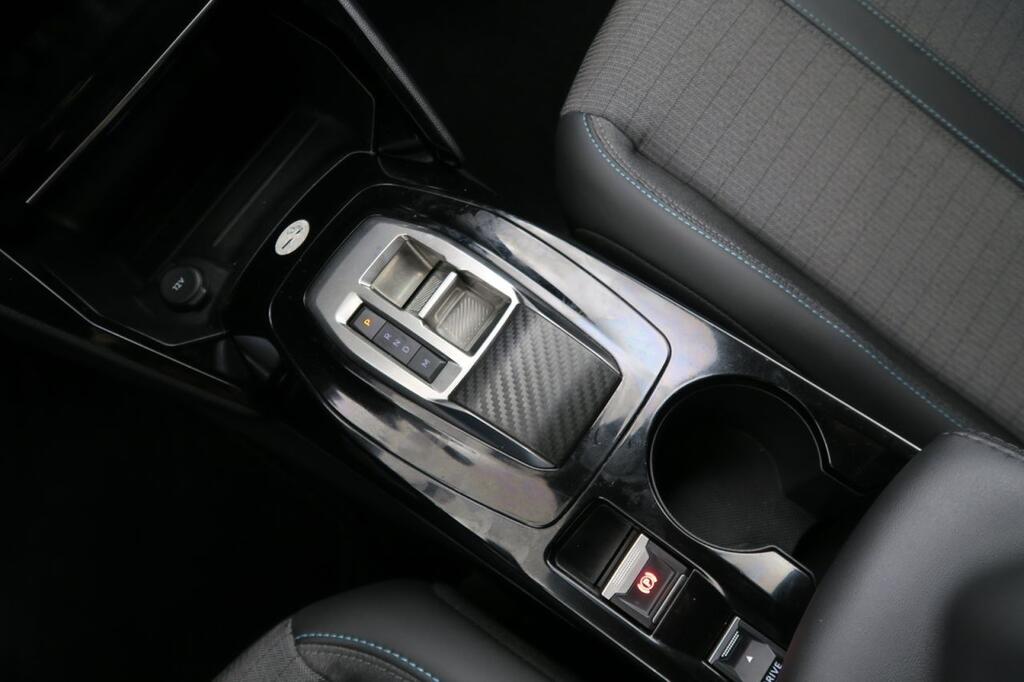 Peugeot 2008 Allure Pack BlueHDI 130 S&S EAT8