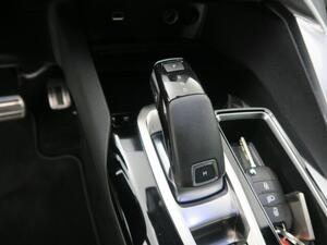 Peugeot 3008 1.2 PURETECH 96KW (130CV) GT LINE EAT8 12