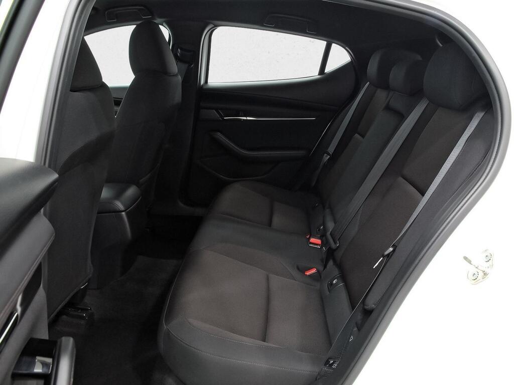 Mazda 3 2.5L E-SKY G MHEV 103kW 6AT Centre-line 9
