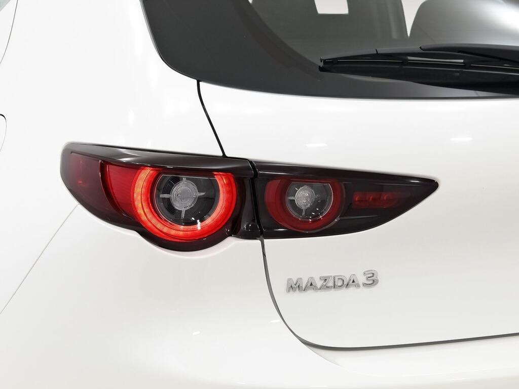 Mazda 3 2.5L E-SKY G MHEV 103kW 6AT Centre-line 38