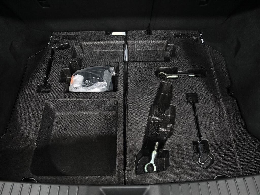 Mazda 3 2.5L E-SKY G MHEV 103kW 6AT Centre-line 39