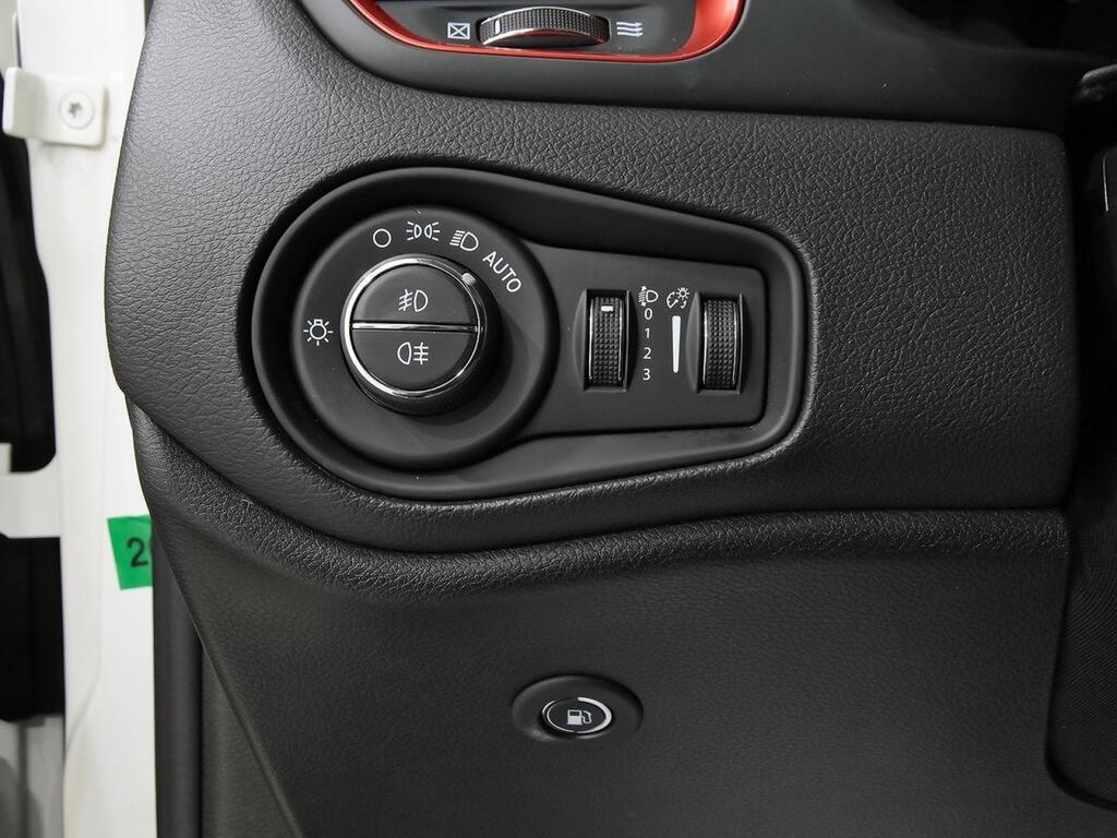 Jeep Renegade 4xe Trailhawk 1.3 PHEV 240hp AT EAWD 14