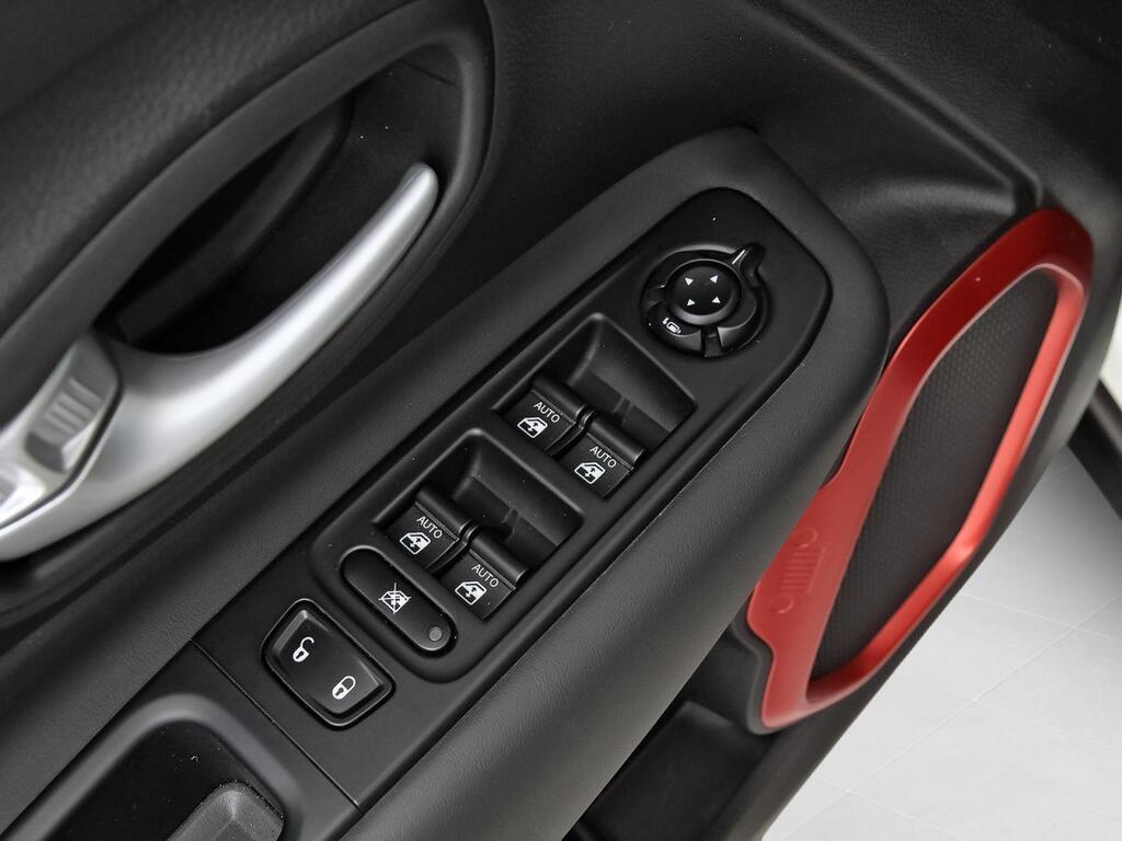 Jeep Renegade 4xe Trailhawk 1.3 PHEV 240hp AT EAWD 13