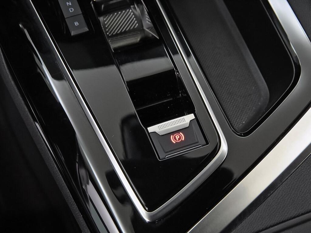 Peugeot 3008 Hybrid 180 e-EAT8 Allure Pack 32