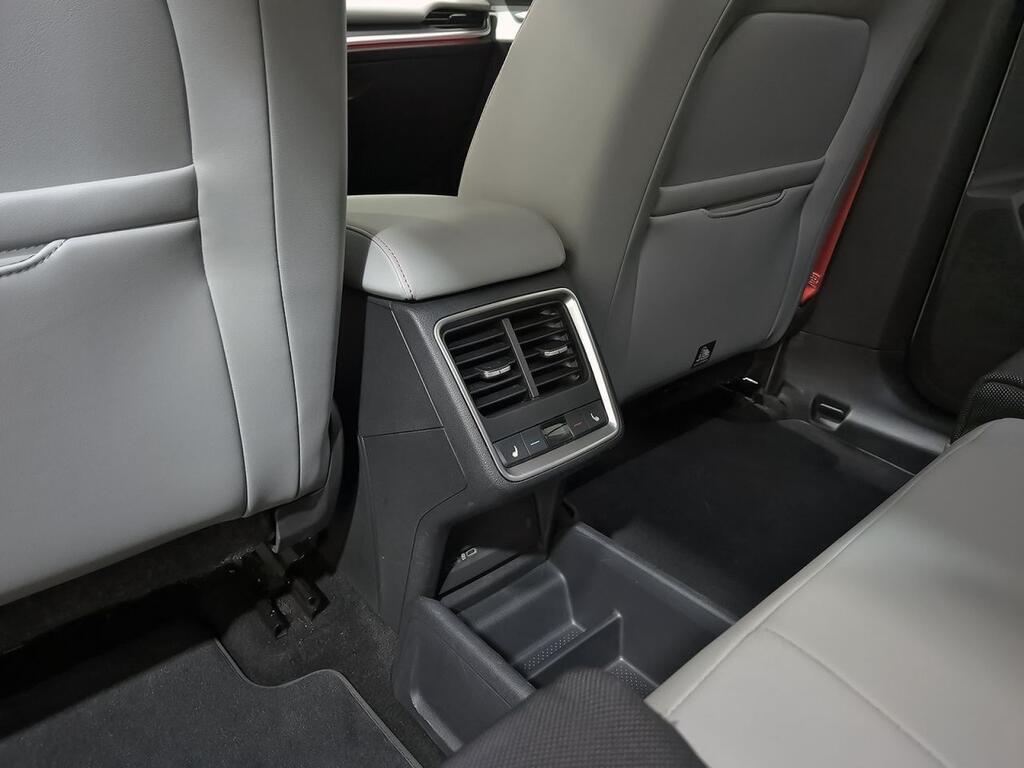 Skoda Elroq 210 kW (CV) 82 kWh (77 kwh neta) 33